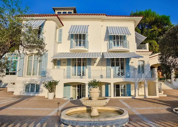 Luxury Villa At Mont Boron, Swimming Pool Overviewing The Bay