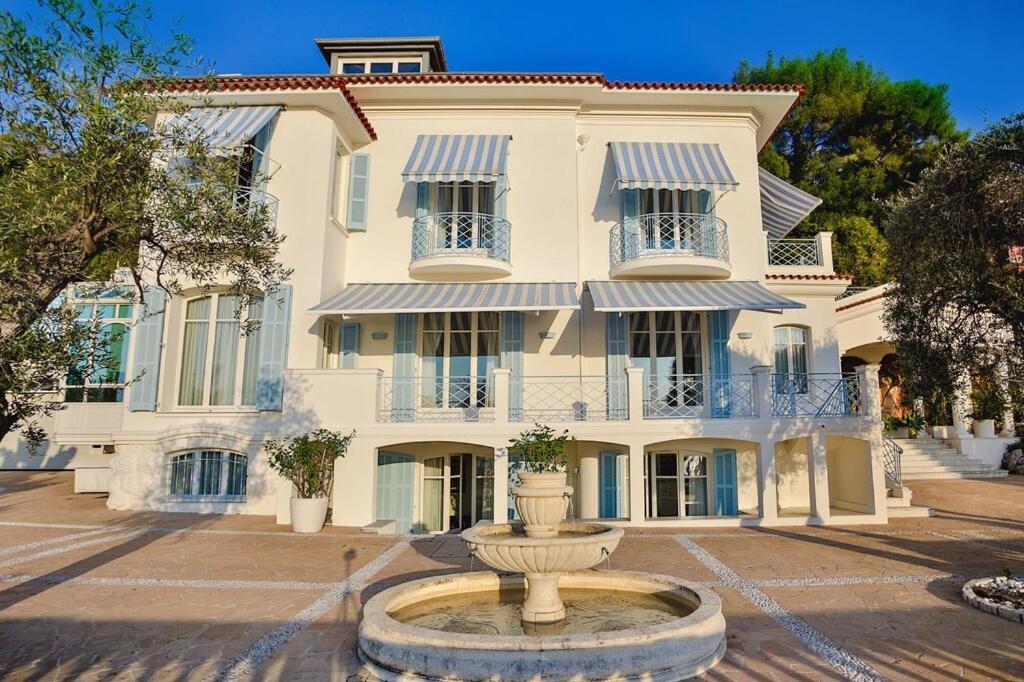 Luxury At Mont Boron, Swimming Pool Overviewing The Bay *