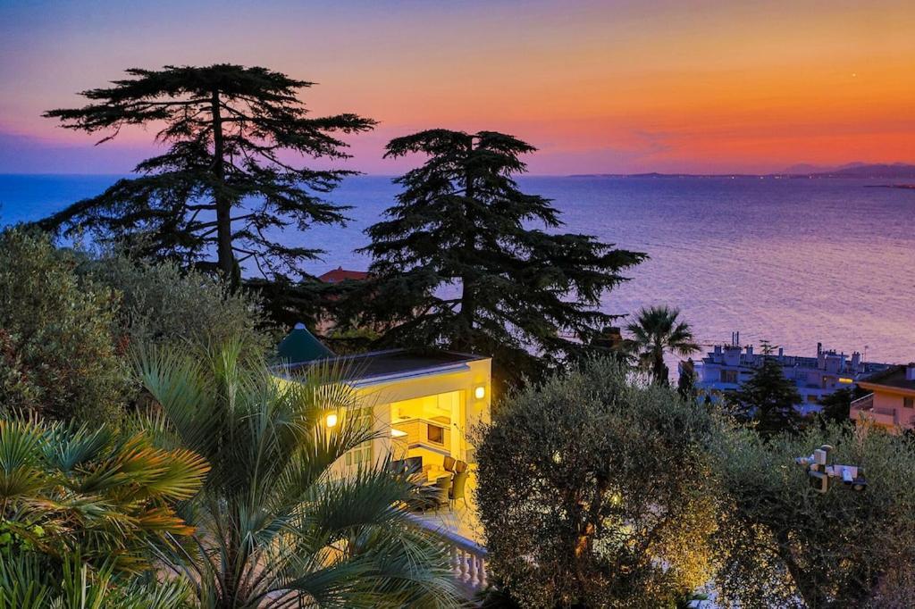 Villa Luxury At Mont Boron, Swimming Pool Overviewing The Bay Nizza