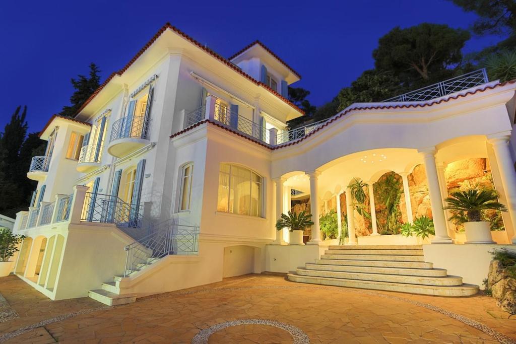 Villa Luxury At Mont Boron, Swimming Pool Overviewing The Bay