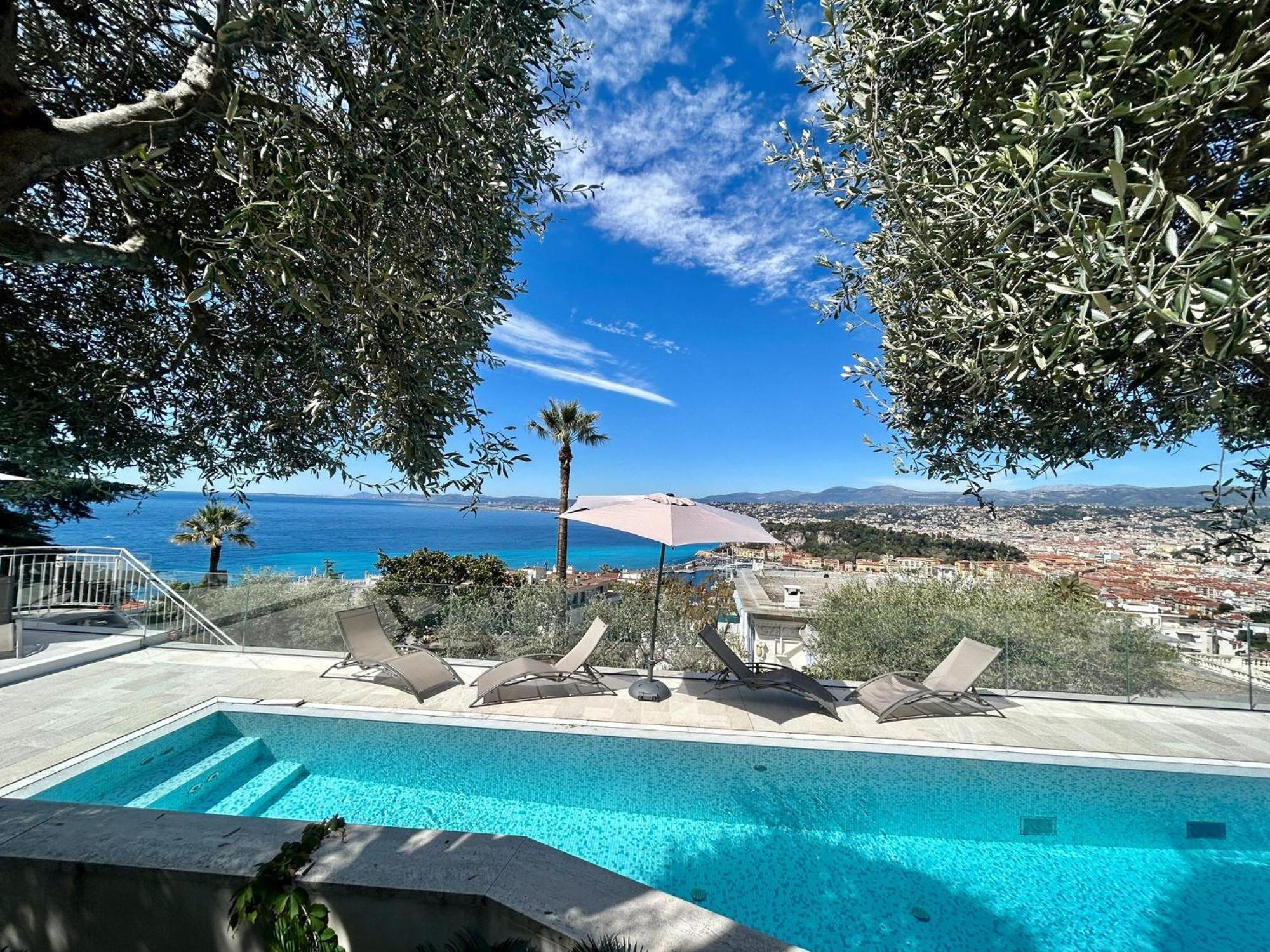 Luxury At Mont Boron, Swimming Pool Overviewing The Bay *